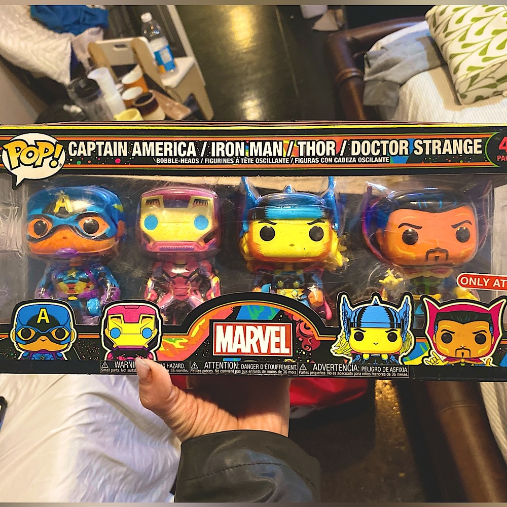 Pop! Vinyl Figure 4 pack Marvel Comics- Black Light (US exclusive)